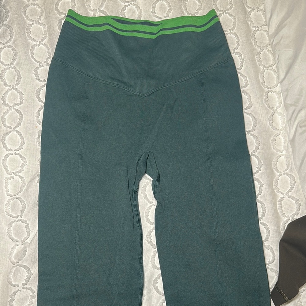Ribbed Green Leggings | Worn to try on fairly new.